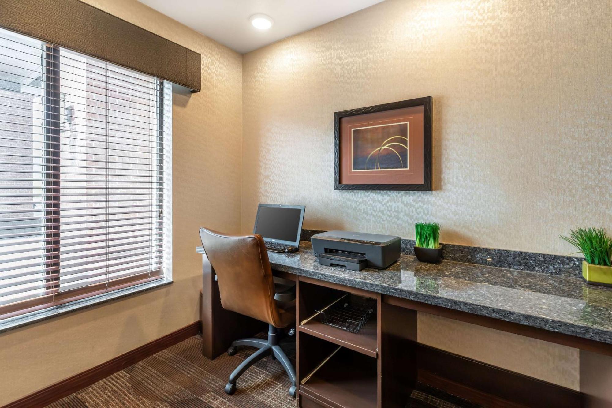 Best Western Plus Casper Inn & Suites Exterior photo
