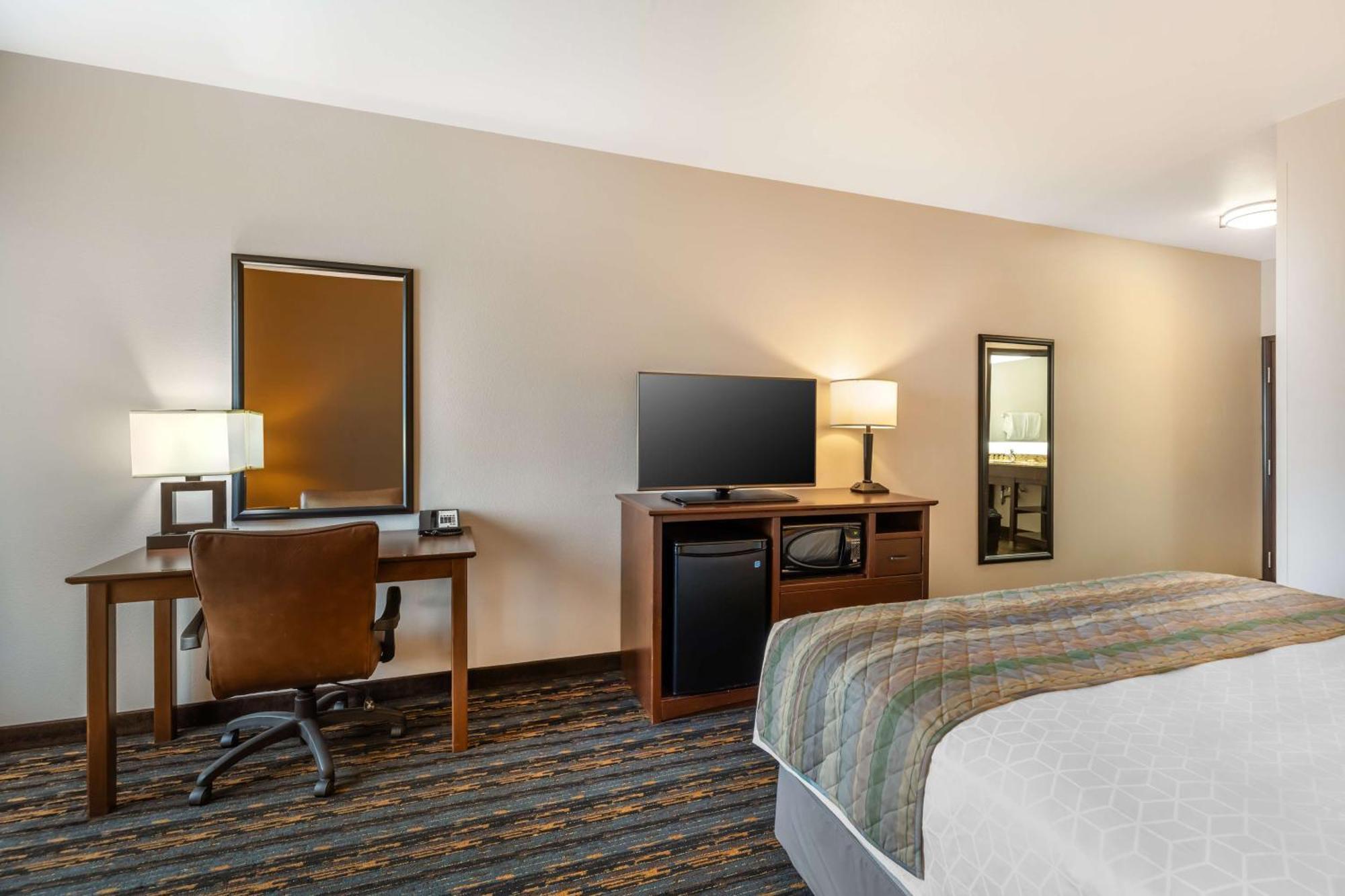 Best Western Plus Casper Inn & Suites Exterior photo